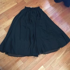 ⭐️BRAND NEW⭐️ Long skirt